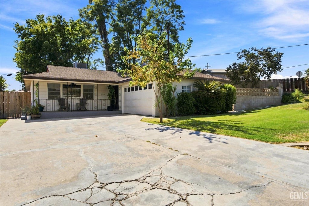 Photo of 3148 Edwards Avenue, Bakersfield, CA 93306 (MLS # 202608478)
