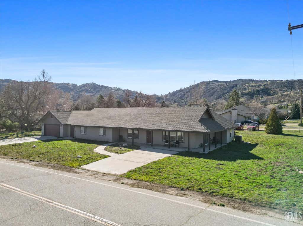 Photo of 30150 Jamaica Dunes Drive, Tehachapi, CA 93561 (MLS # 202608703)