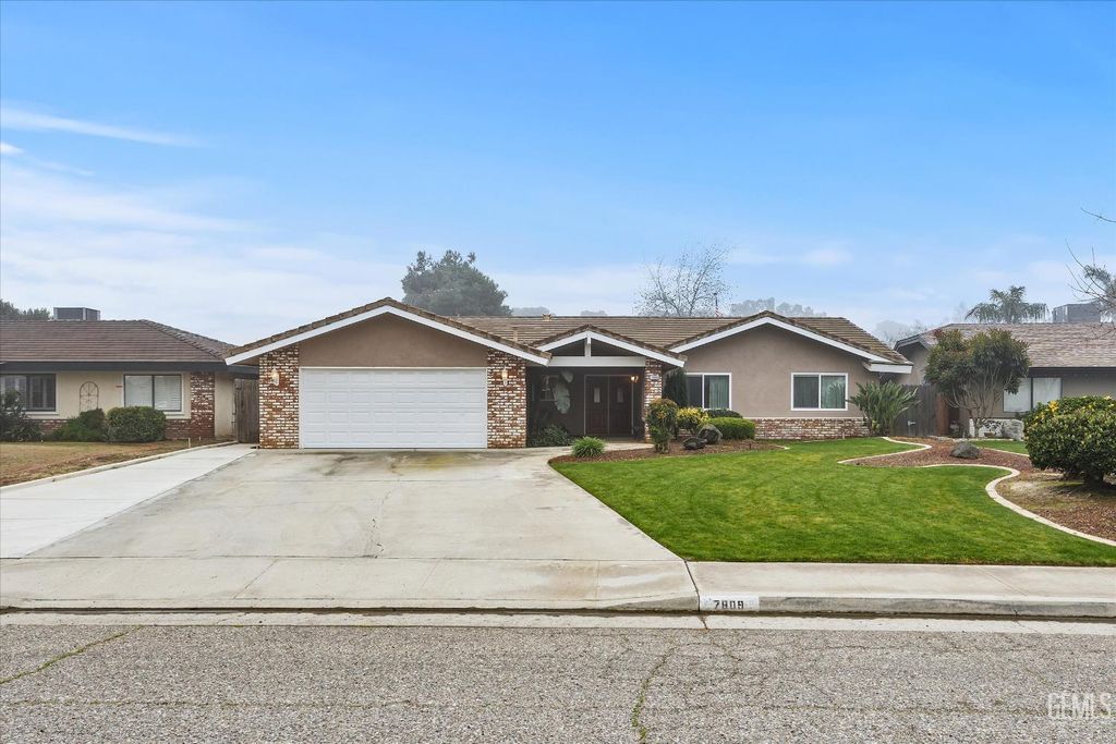 Photo of 7809 Carol Sue Court, Bakersfield, CA 93308 (MLS # 202601633)