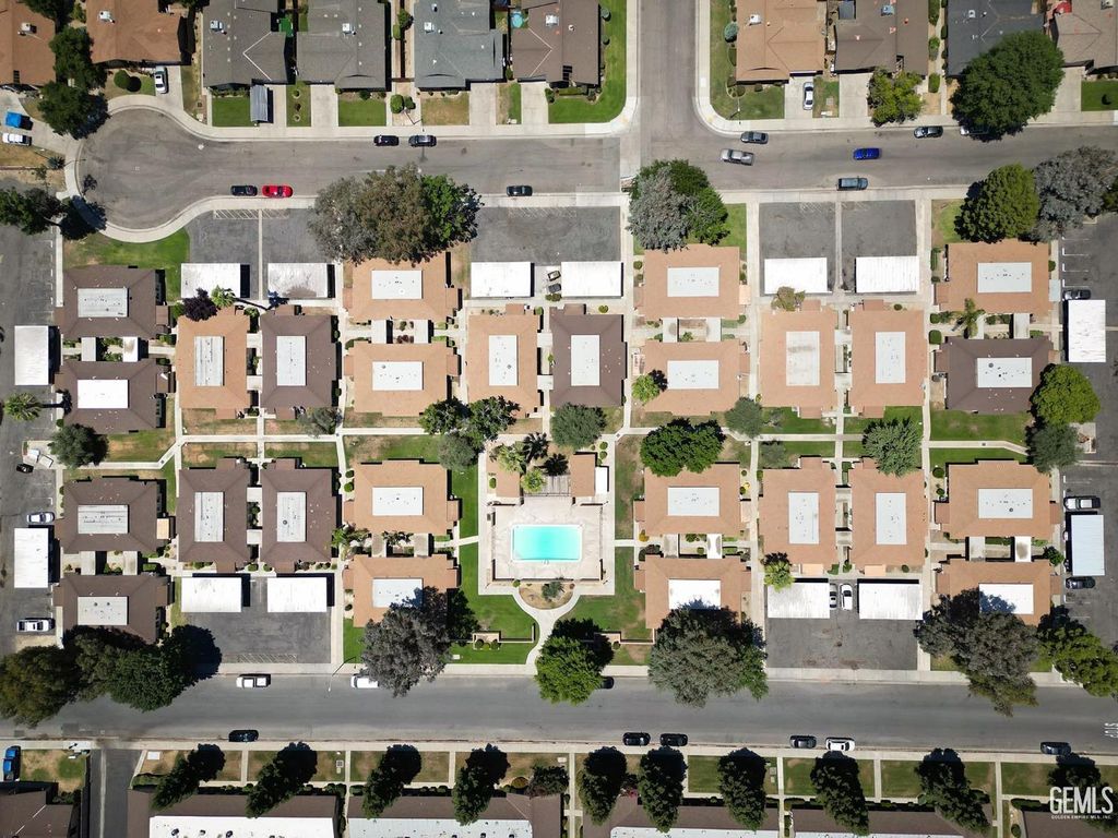 Photo of 1001 Mcdonald Way Way #40, Bakersfield, CA 93309 (MLS # 202602793)