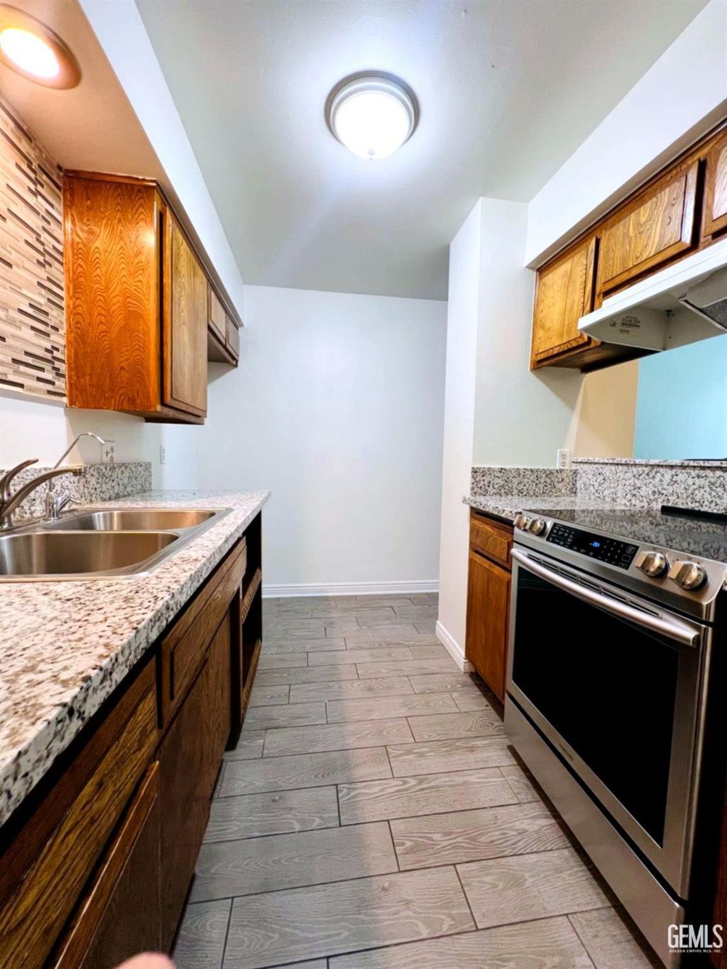 Photo of 1001 Mcdonald Way Way #40, Bakersfield, CA 93309 (MLS # 202602793)