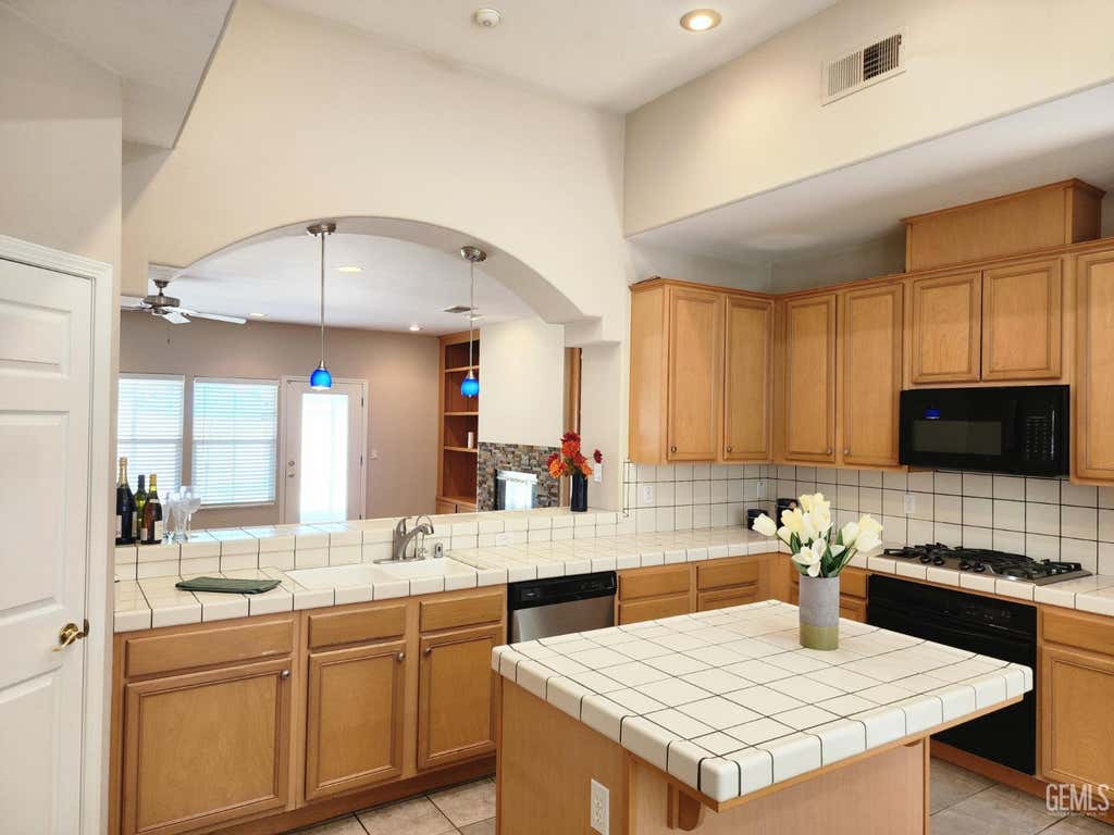 Photo of 11512 Marazion Hill Court, Bakersfield, CA 93311 (MLS # 202608536)