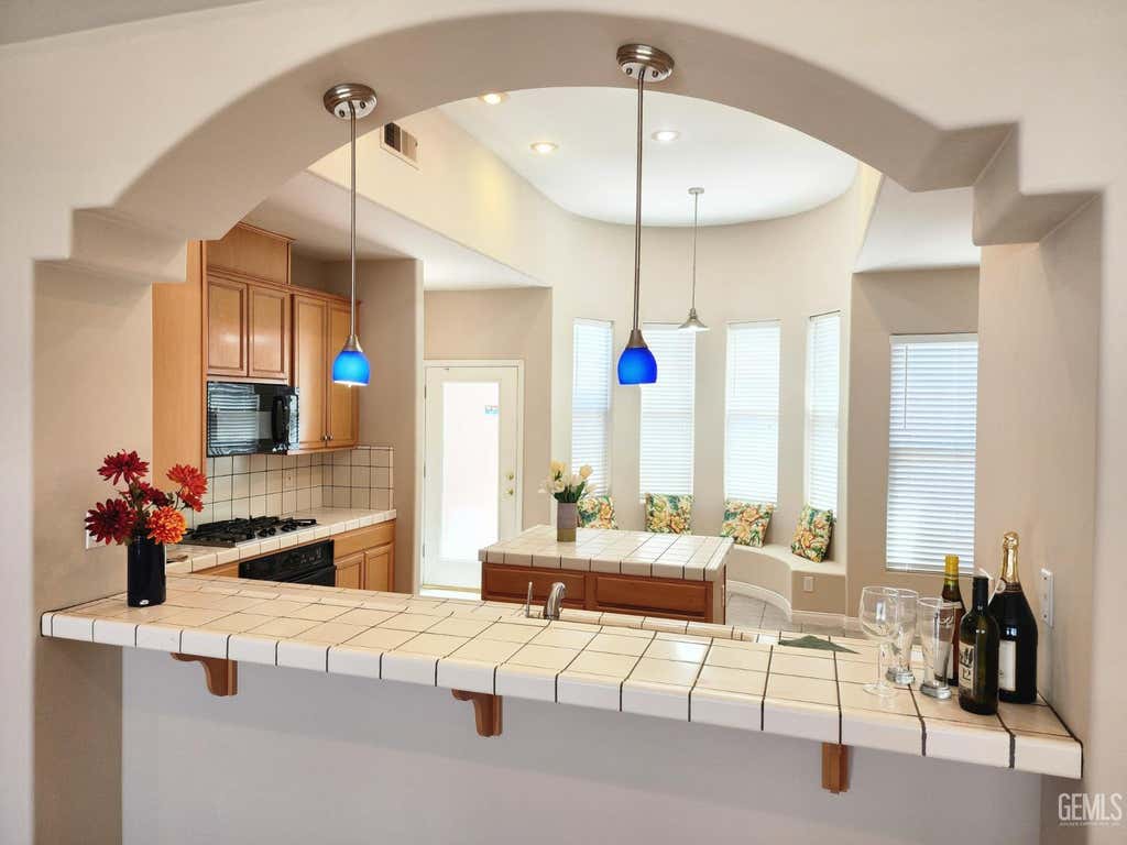 Photo of 11512 Marazion Hill Court, Bakersfield, CA 93311 (MLS # 202608536)