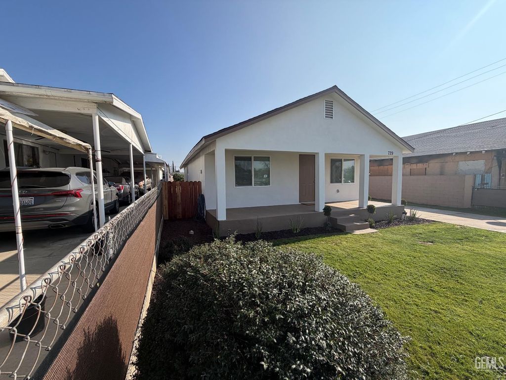 Photo of 729 Sterling Road, Bakersfield, CA 93306 (MLS # 202600532)