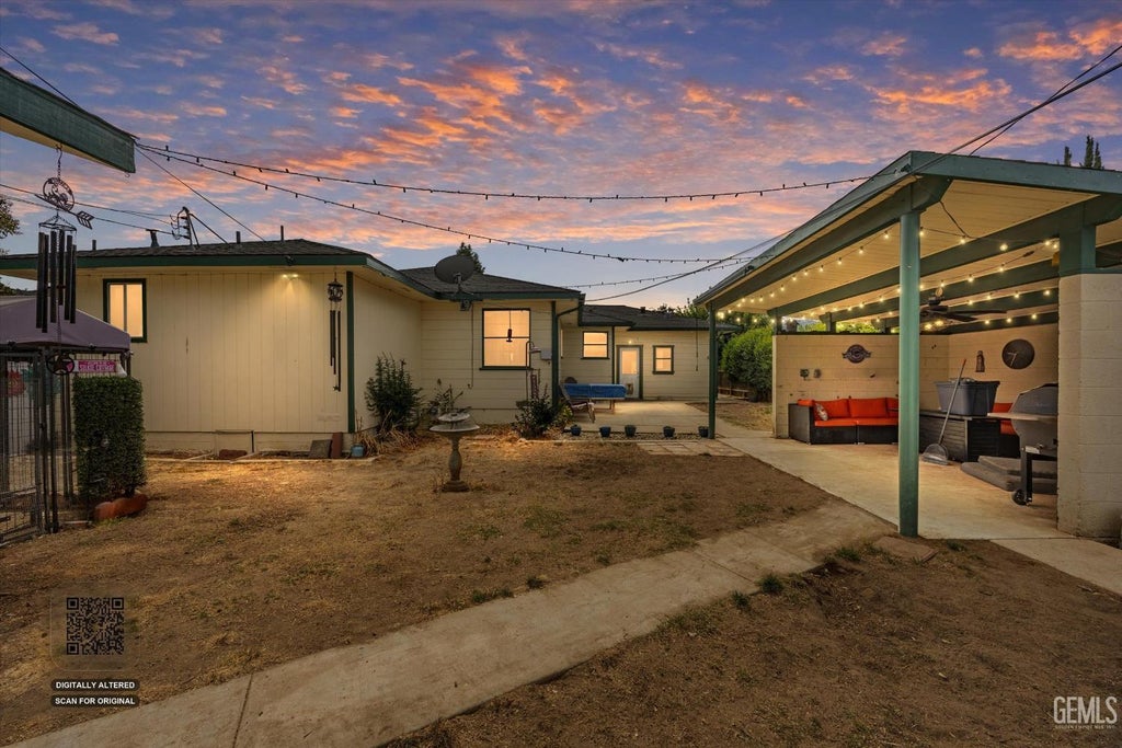 Photo of 209 W B Street, Tehachapi, CA 93561 (MLS # 202610416)