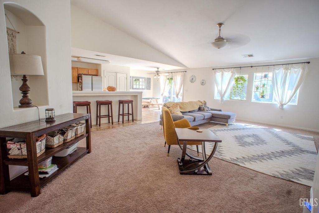 Photo of 11713 Darlington Avenue, Bakersfield, CA 93312 (MLS # 202511109)