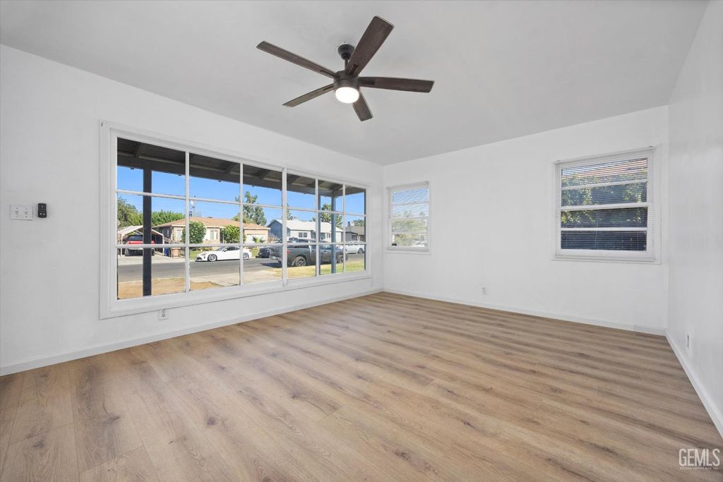 Photo of 809 El Sereno Drive, Bakersfield, CA 93304 (MLS # 202601437)