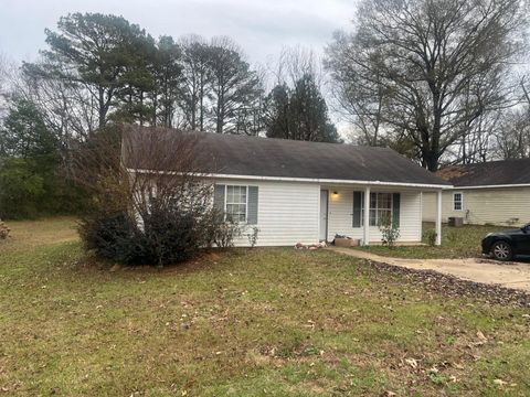 Photo of 210 Felker St., Booneville, MS 38829 (MLS # 25-4161)