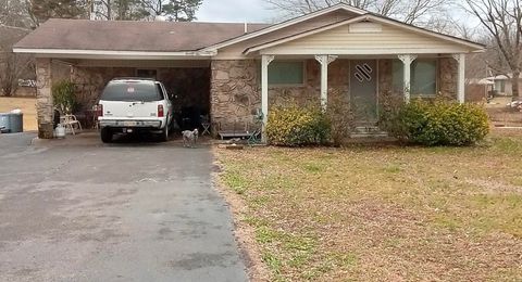 Photo of 1370 E Pike, Iuka, MS 38852 (MLS # 25-3933)