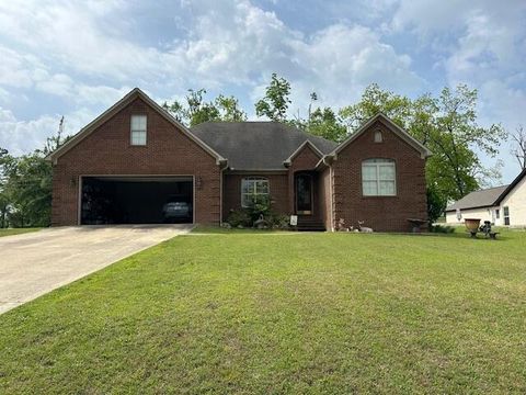 Photo of 207 McCarley Ave., Booneville, MS 38829 (MLS # 26-1492)