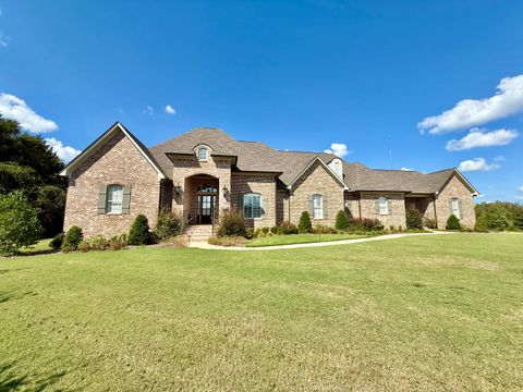 Photo of 148 Summit Drive Dr, Tupelo, MS 38801 (MLS # 26-70)