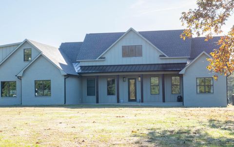 Photo of 154 Road 773, Guntown, MS 38849 (MLS # 25-4191)