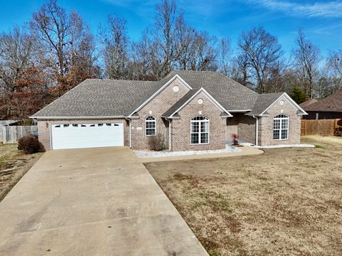 Photo of 1511 Allison Circle, New Albany, MS 38652 (MLS # 25-4202)