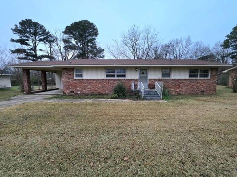 Photo of 111 E Melody St., Corinth, MS 38834 (MLS # 25-4186)
