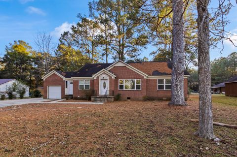 Photo of 201 Evergreen Dr., Aberdeen, MS 39730 (MLS # 25-4338)