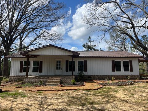 Photo of 1270 County Road 32, Etta, MS 38627 (MLS # 26-1150)