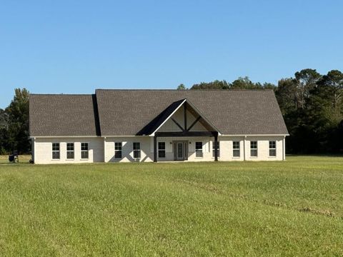 Photo of 2624 Hwy 370, Baldwyn, MS 38824 (MLS # 25-3488)