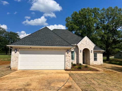 Photo of 2836 Countrywood Road, Tupelo, MS 38826 (MLS # 25-2891) Photo of 2836 Countrywood Road, Tupelo, MS 38826 (MLS # 25-2891)