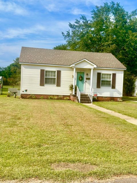Photo of 707 5th Avenue South, Amory, MS 38821 (MLS # 25-3294)