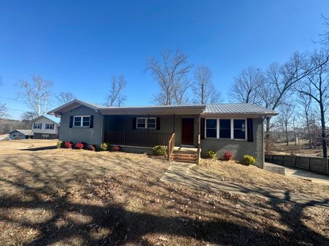 Photo of 1302 Lumpkin Ave, Tupelo, MS 38801 (MLS # 26-339)