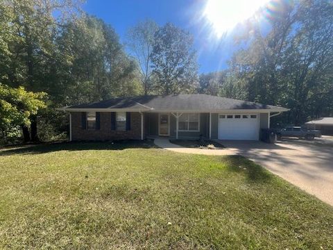 Photo of 400 Central Dr., Booneville, MS 38829 (MLS # 25-3648)