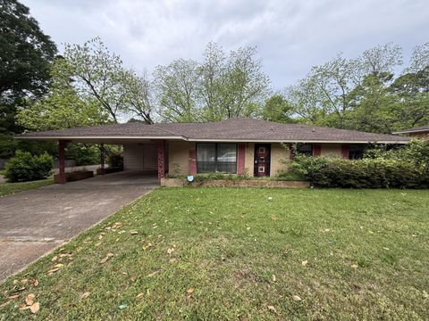 Photo of 215 Enoch Ave., Tupelo, MS 38801 (MLS # 26-1300)