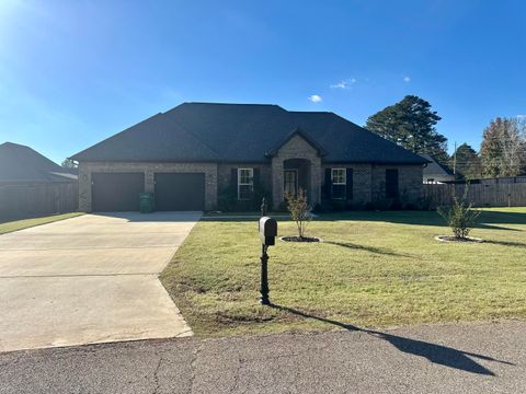 Photo of 114 Sand Cv., Saltillo, MS 38866 (MLS # 25-3839)