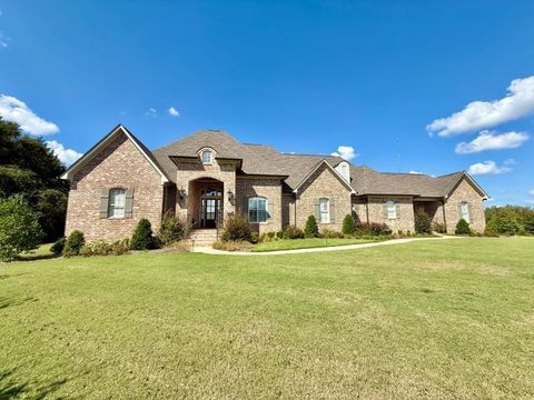 Photo of 148 Summit Dr, Tupelo, MS 38801 (MLS # 25-3451)