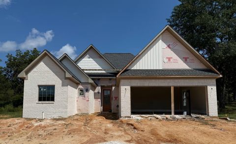 Photo of 108 Farmhouse Ln., Saltillo, MS 38866 (MLS # 25-3131)