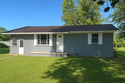 Photo of 547 Holly Dr., Baldwyn, MS 38824 (MLS # 25-3484)
