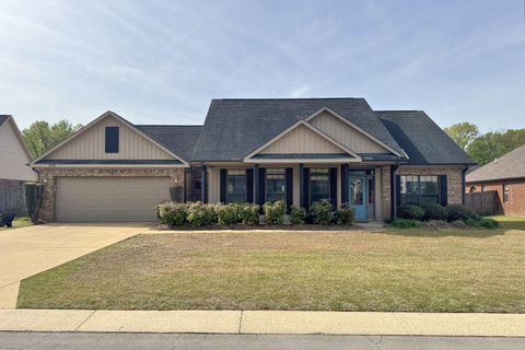 Photo of 182 Ivywood Cove Cv, Saltillo, MS 38866 (MLS # 26-1198)