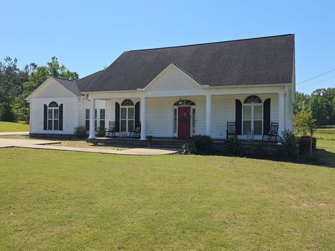 Photo of 816 Mallard Lake Drive Dr, Baldwyn, MS 38824 (MLS # 26-1404)