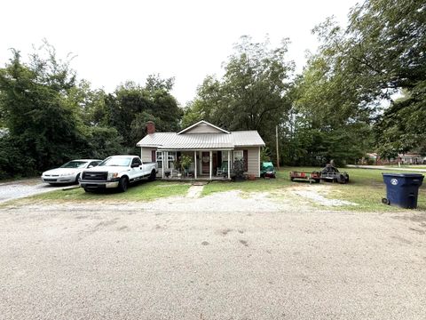 Photo of 409 Lilac Street, Corinth, MS 38834 (MLS # 25-3407)