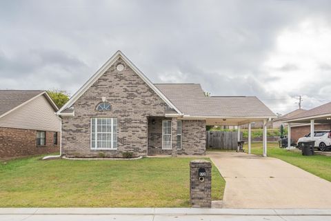 Photo of 172 Mike Ave., Guntown, MS 38849 (MLS # 25-3430)