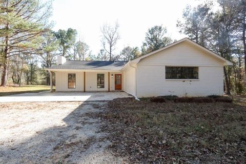 Photo of 435 Co Rd 2432, Guntown, MS 38849 (MLS # 25-4005)