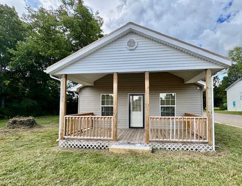Photo of 1427 Droke Rd., Corinth, MS 38834 (MLS # 25-2858) Photo of 1427 Droke Rd., Corinth, MS 38834 (MLS # 25-2858)