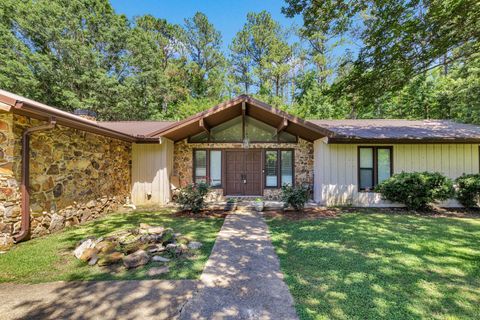 Photo of 415 N Cummings St., Fulton, MS 38843 (MLS # 25-4145)