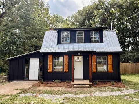 Photo of 355 Rankin Blvd, Tupelo, MS 38804 (MLS # 25-3435)