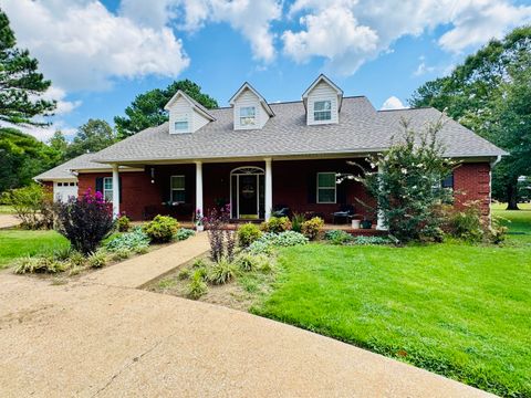 Photo of 127 Dumas Road, Ripley, MS 38663 (MLS # 25-3112) Photo of 127 Dumas Road, Ripley, MS 38663 (MLS # 25-3112)