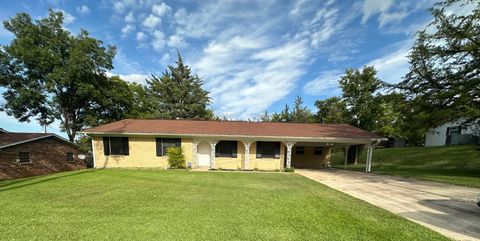 Photo of 1303 Van Buren Ave., Tupelo, MS 38801 (MLS # 25-3043) Photo of 1303 Van Buren Ave., Tupelo, MS 38801 (MLS # 25-3043)