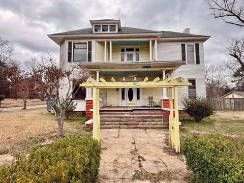 Photo of 500 S Hickory St, Aberdeen, MS 39730 (MLS # 26-508)