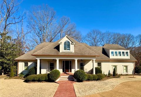Photo of 3078 Plantation Cir, Tupelo, MS 38804 (MLS # 26-482)