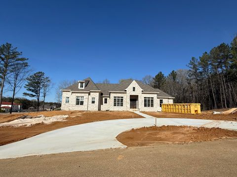 Photo of 111 Willow Oak, Tupelo, MS 38801 (MLS # 25-3101)