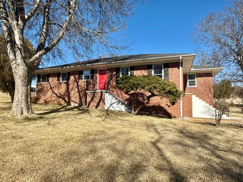 Photo of 920 Eisenhower Dr., Tupelo, MS 38801 (MLS # 25-2604) Photo of 920 Eisenhower Dr., Tupelo, MS 38801 (MLS # 25-2604)
