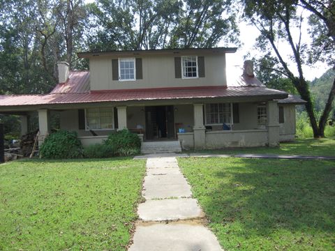 Photo of 136 N Guyton Blvd, Blue Mountain, MS 38610 (MLS # 25-3386)
