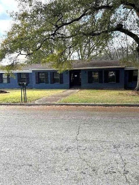 Photo of 1304 Kennedy Dr, Tupelo, MS 38801 (MLS # 25-4238)