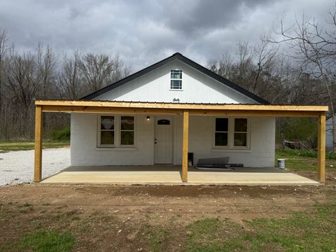 Photo of 175 Front St., Burnsville, MS 38833 (MLS # 26-882)