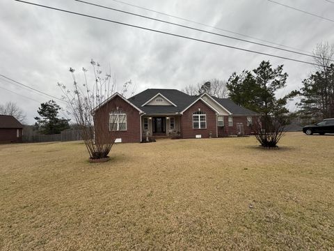 Photo of 897 Ridgewood Dr, Baldwyn, MS 38824 (MLS # 26-553)