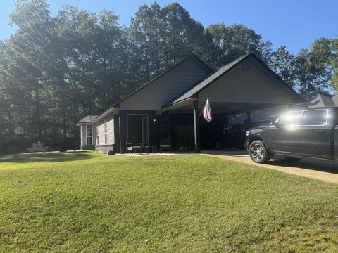 Photo of 106 Overton Drive, Plantersville, MS 38862 (MLS # 25-3497)