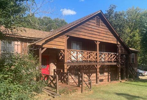 Photo of 224 MAIN STREET St, Pontotoc, MS 38863 (MLS # 25-2881) Photo of 224 MAIN STREET St, Pontotoc, MS 38863 (MLS # 25-2881)